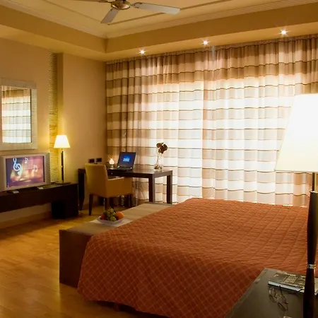Hotel Envia Almeria & Golf 5*